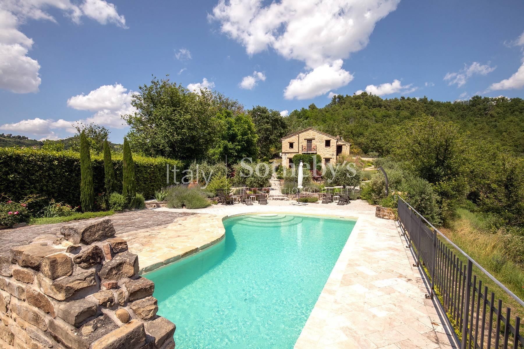 Monastère médiéval avec piscine et vue imprenable sur les collines - 4