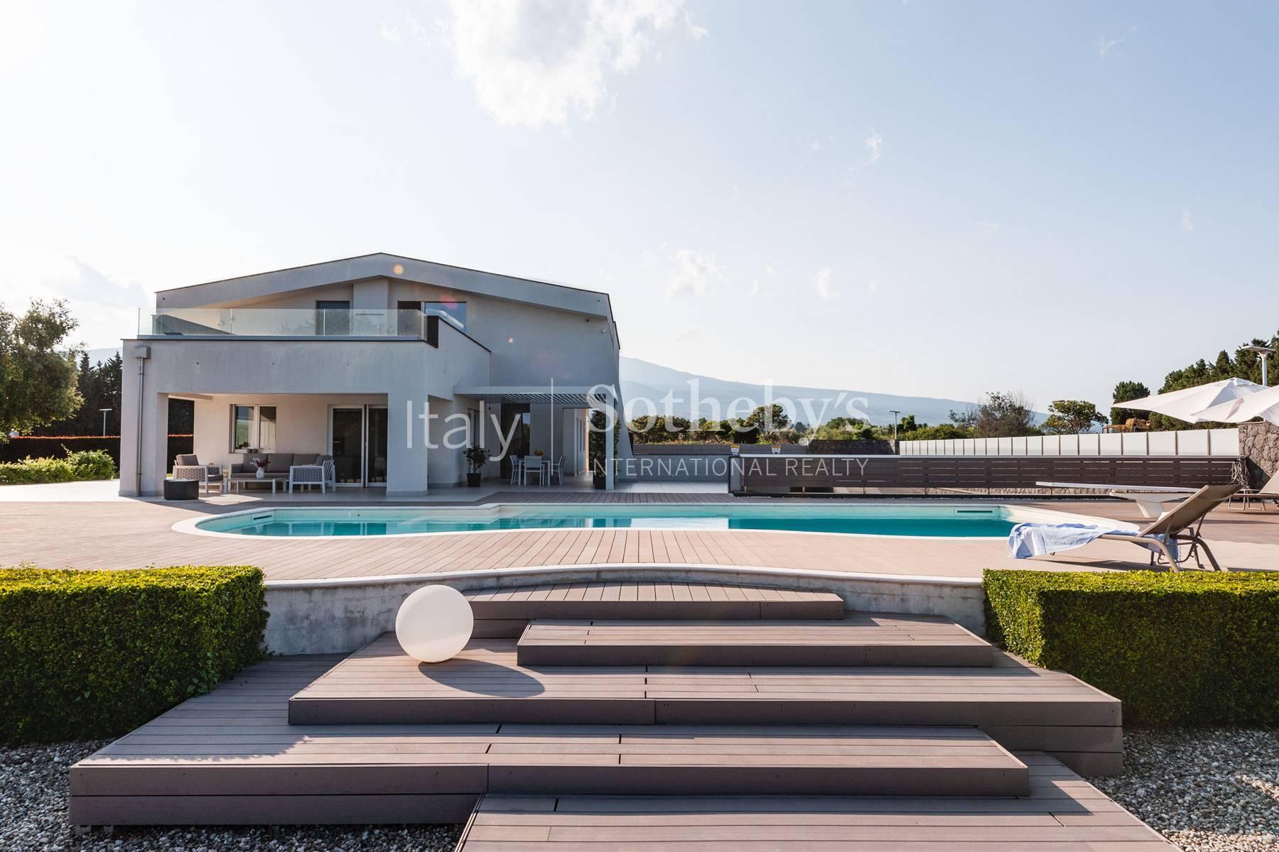 Villa exclusive nouvellement construite avec piscine - 2