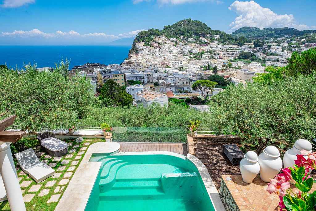 Panoramic villa with pool in the center of Capri Villa For sale Capri