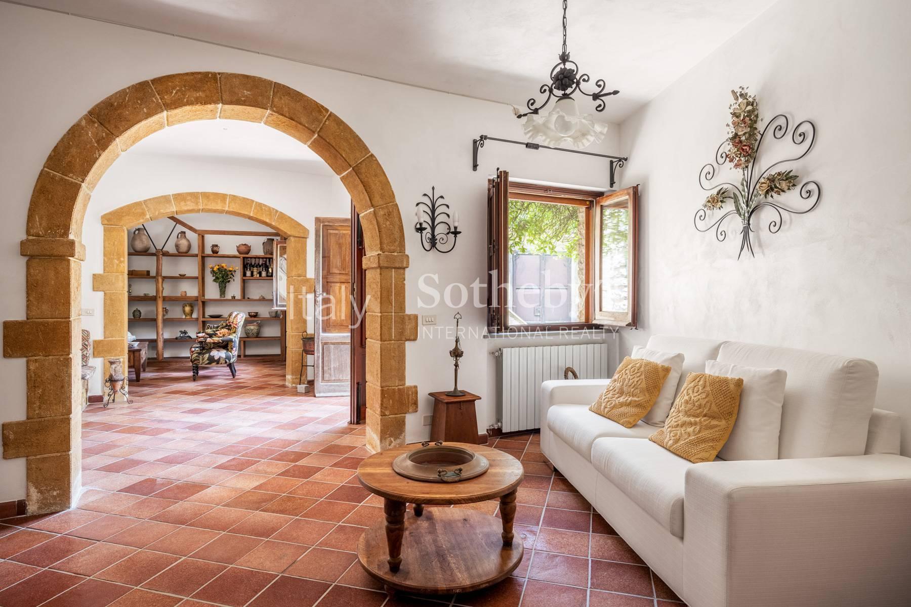 Independent house in the historic center of Erice - 11