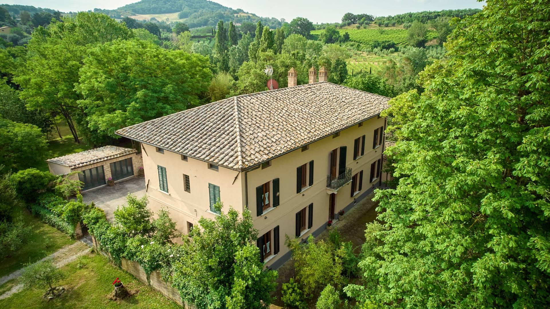 Historische Villa mit privatem See in Montepulciano - 2