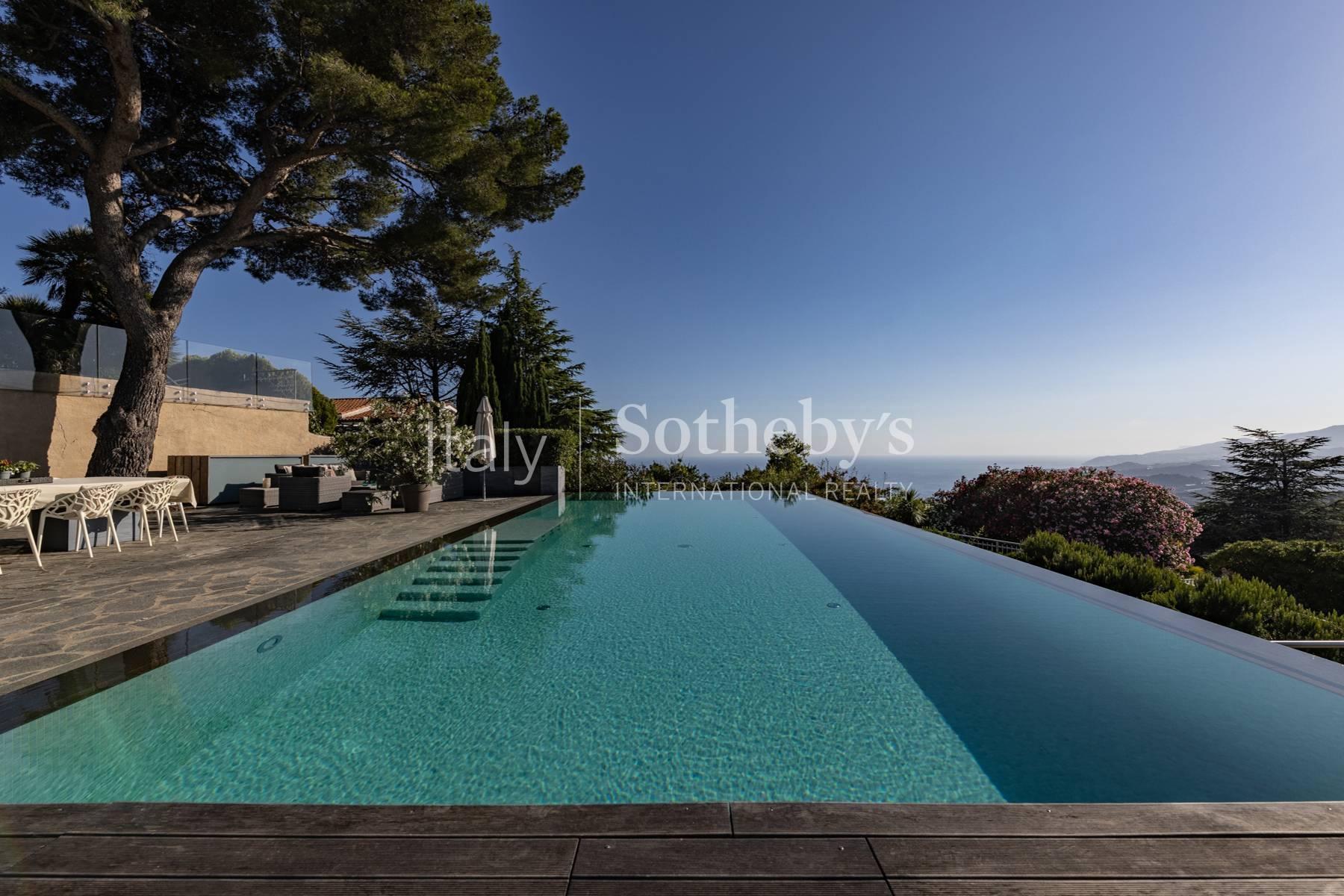 Charming villa with infinity pool - 16