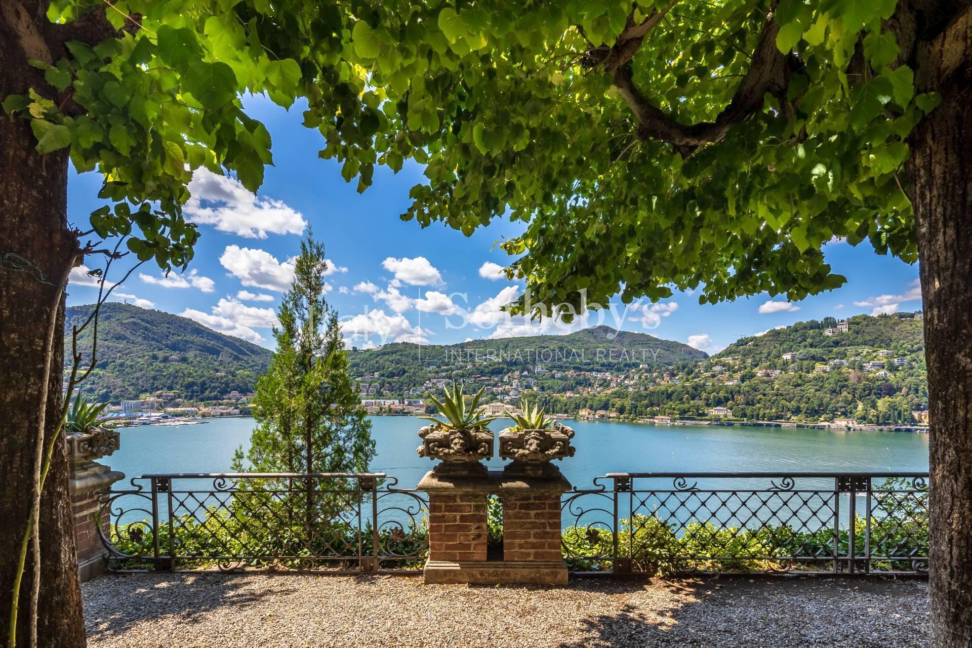 Elegant historic villa overlooking the Lake - 2
