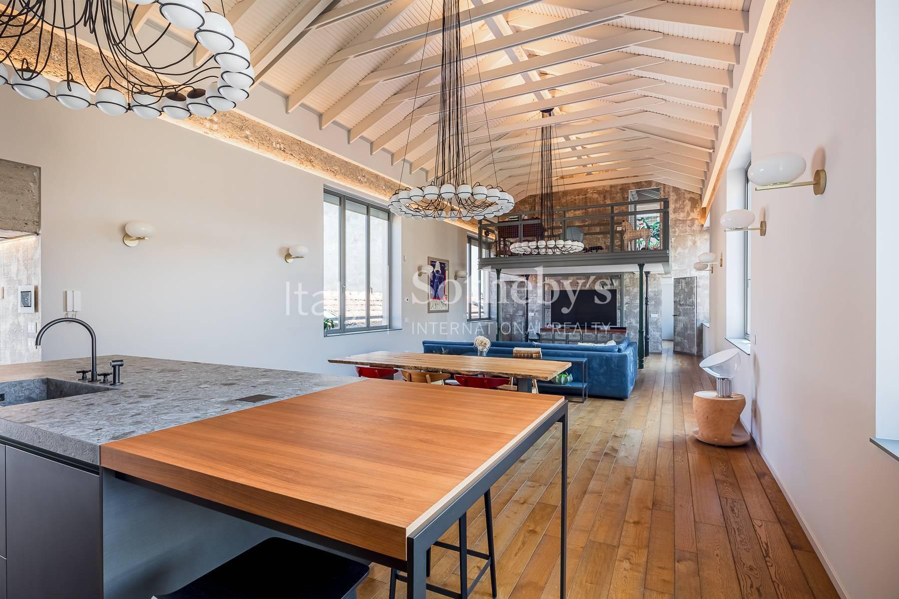Majestic penthouse completely refurbished with loft-style volumes - 7