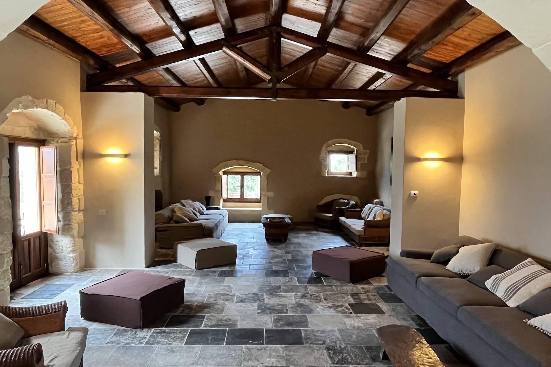 Elegante villa con piscina nelle campagne di Noto, in vendita, Noto | Sotheby’s Realty Italy - 3