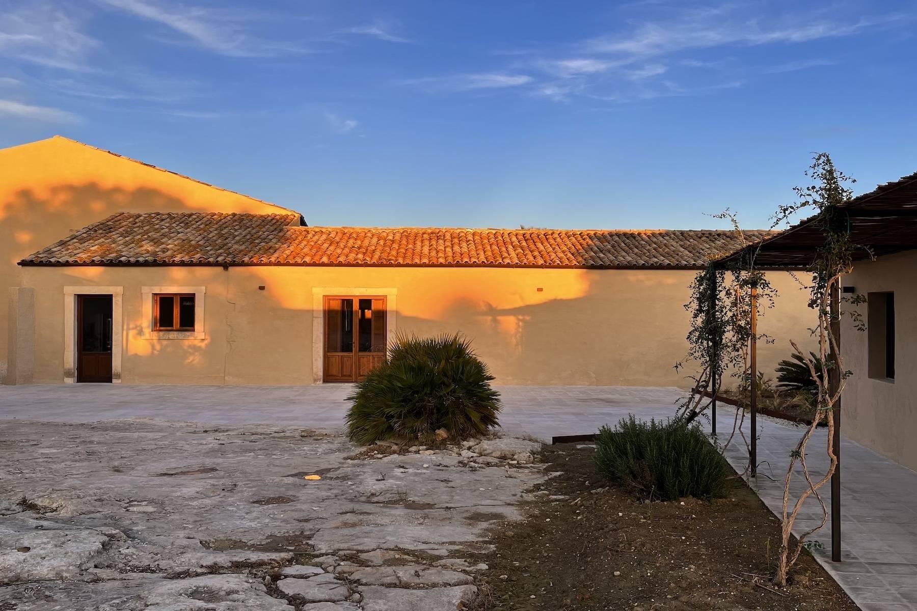 Elegante villa con piscina nelle campagne di Noto, in vendita, Noto | Sotheby’s Realty Italy - 16