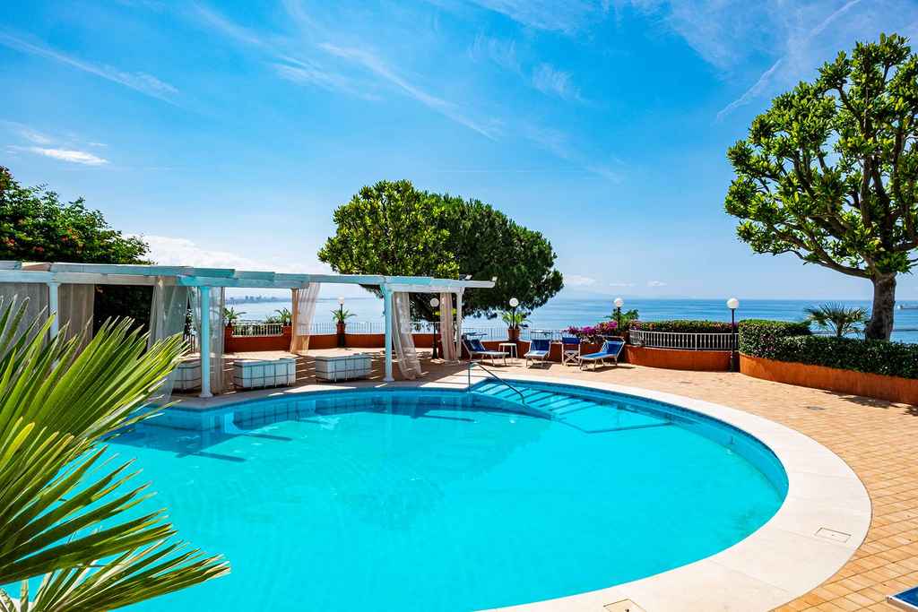 Exclusive villa with panoramic terraces and gardens close to Salerno