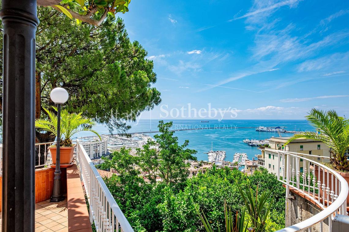 Exclusive villa with panoramic terraces and gardens close to Salerno
