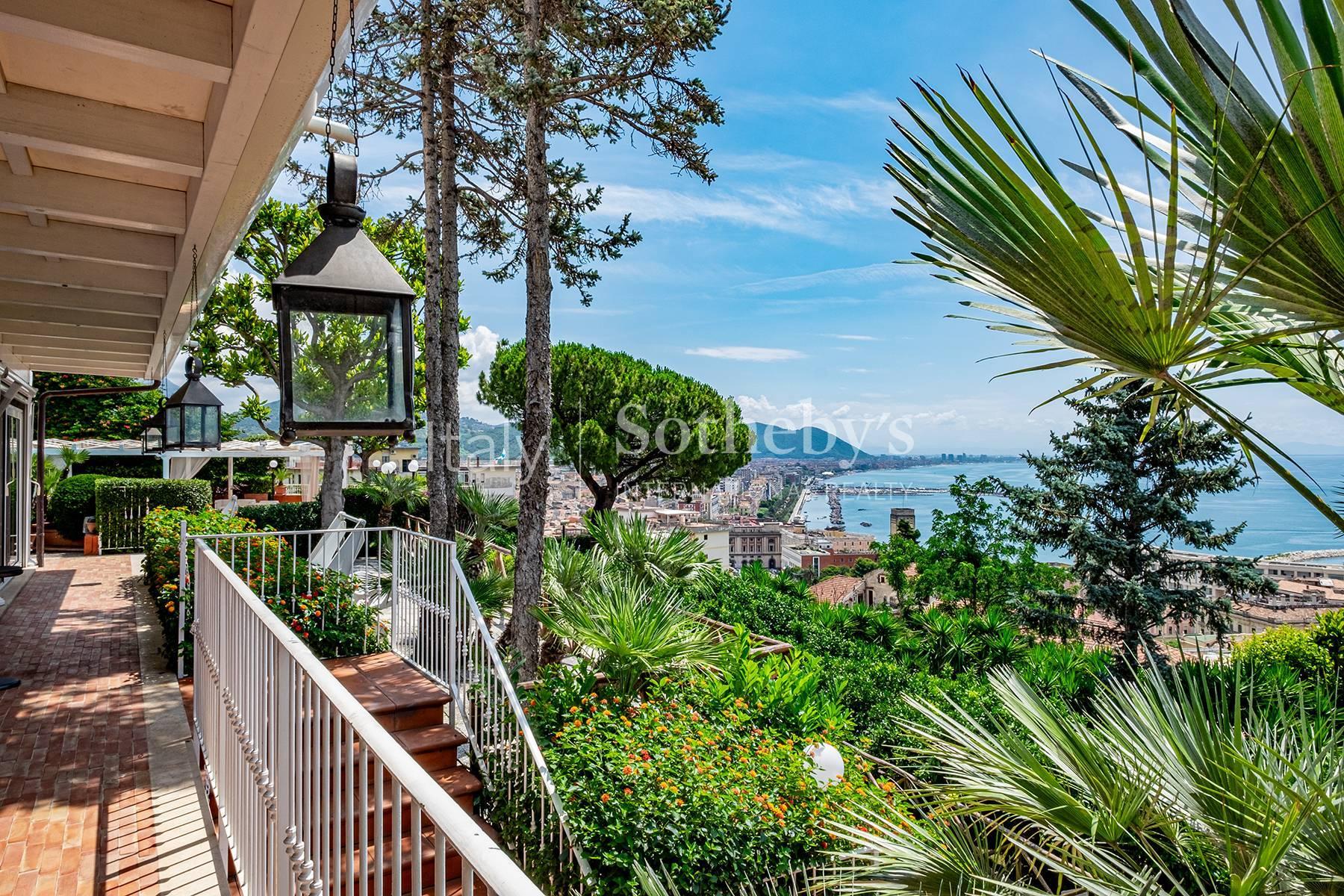 Exklusive Villa mit Terrassen und Panoramagärten zwischen Salerno und Vietri sul Mare - 11