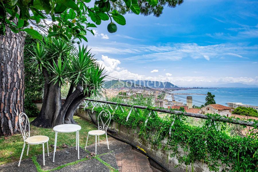 Exclusive villa with panoramic terraces and gardens close to Salerno