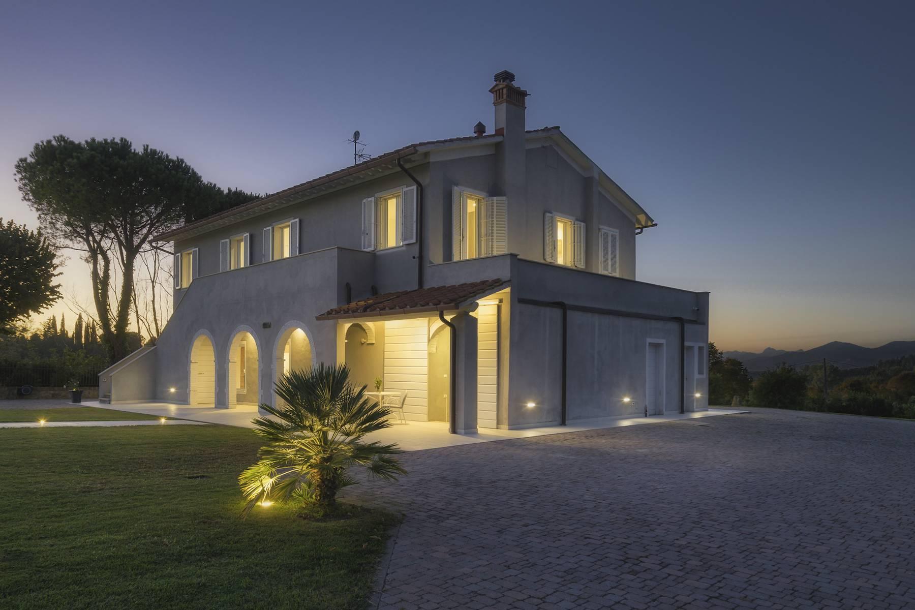 Elegant and modern Villa in Crespina - 1