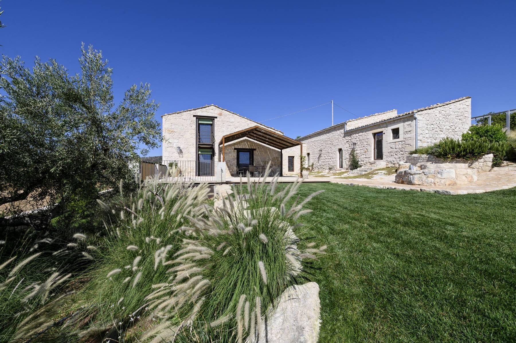 Modern country house immersed in the countryside - 3