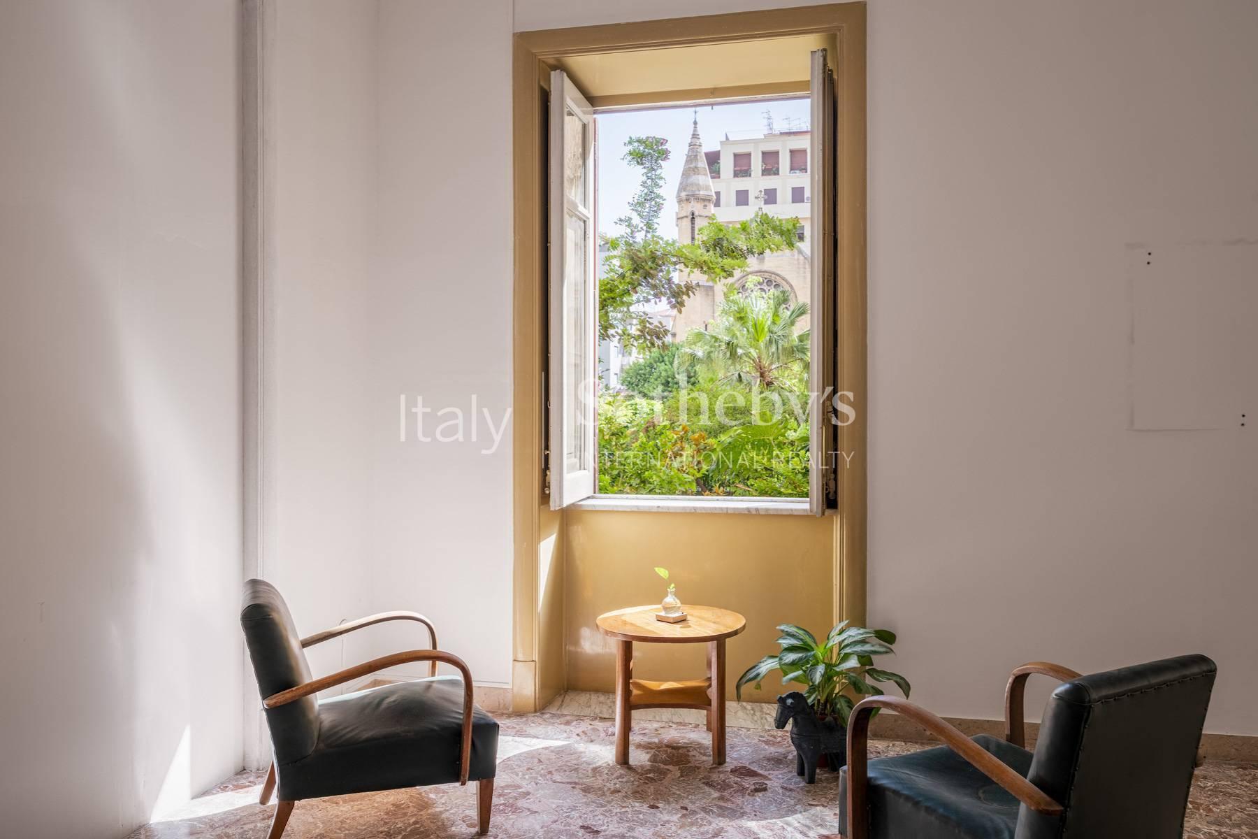 Elegant apartment featuring exclusive garden - 4