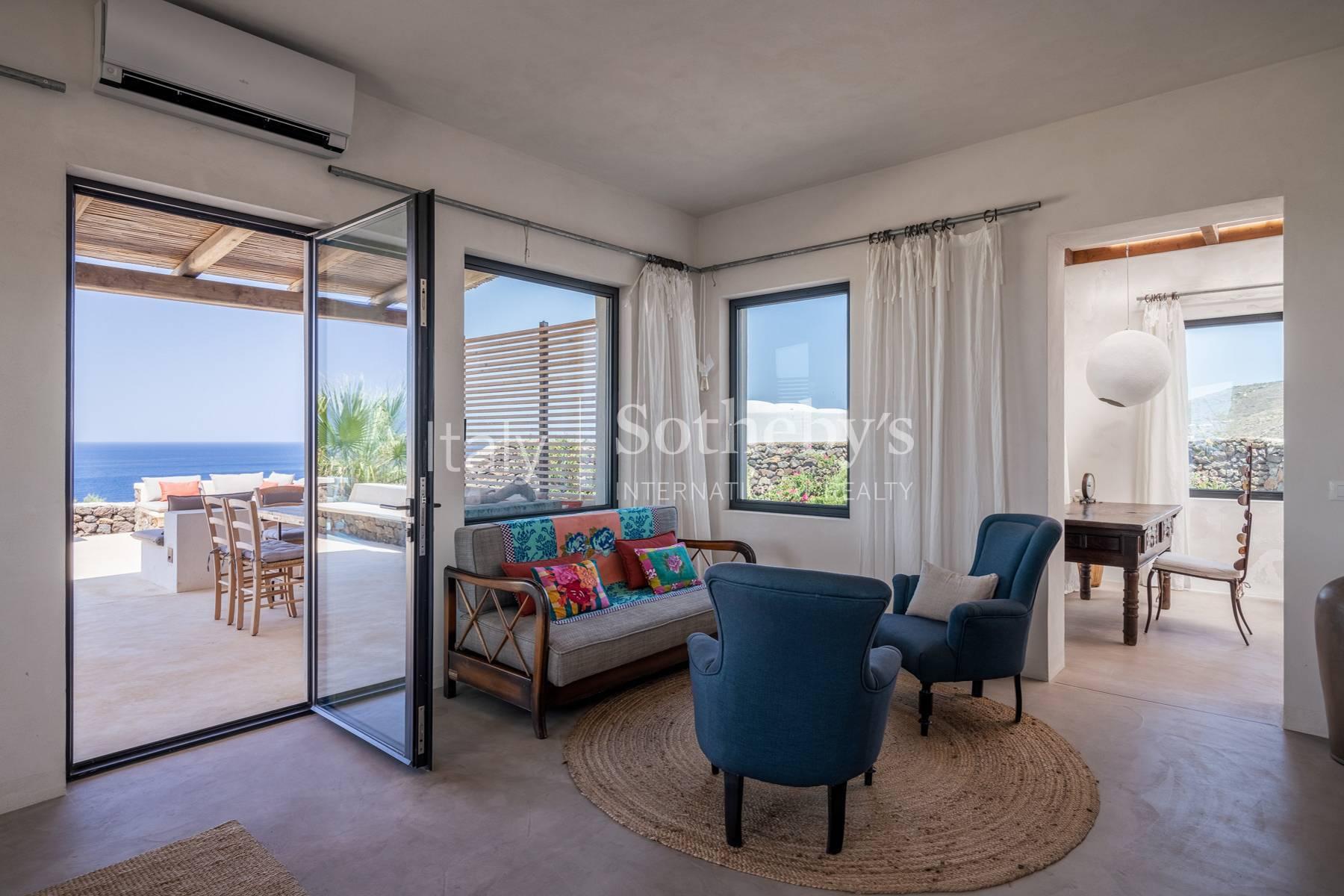 Exclusive villa with a suggestive view of the sea of Pantelleria - 9