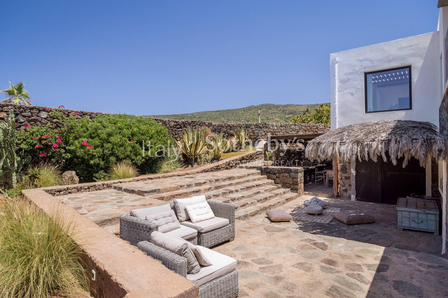 Exclusive villa with a suggestive view of the sea of Pantelleria - 22