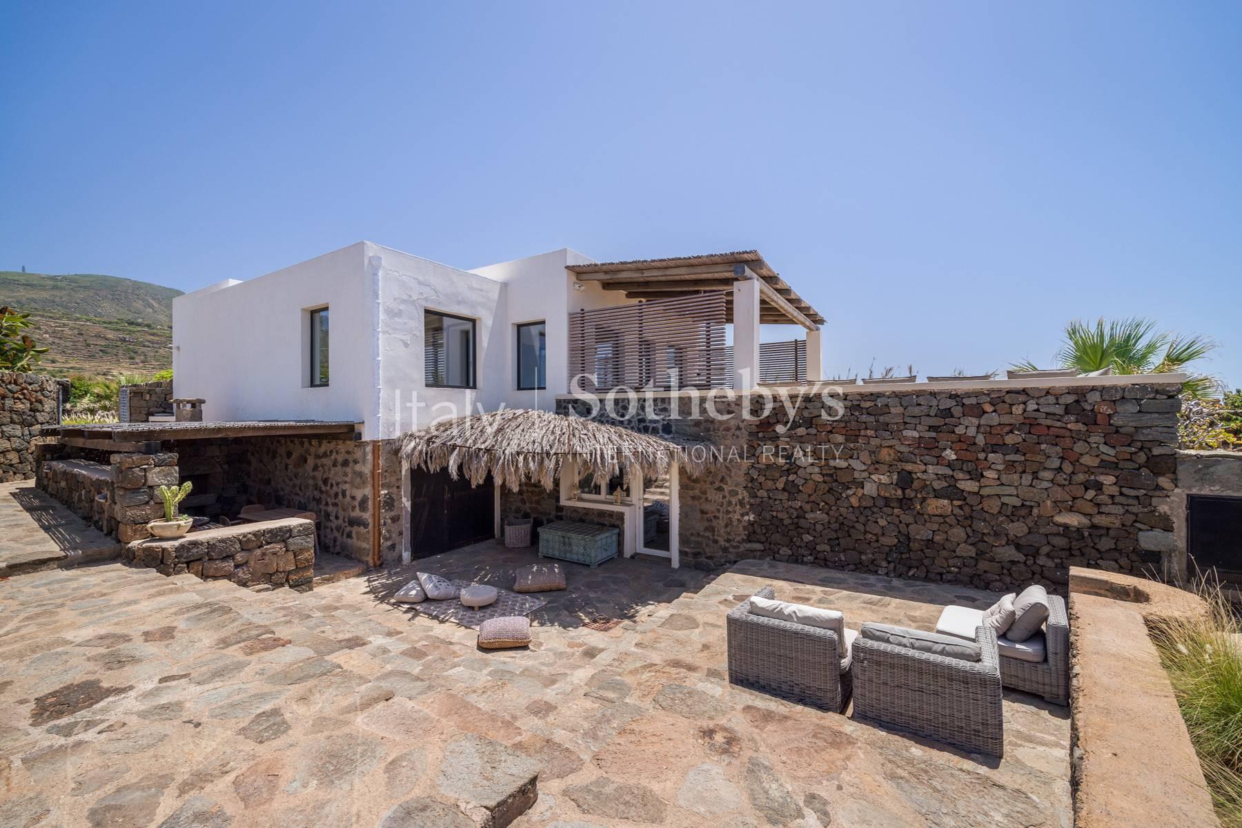 Exclusive villa with a suggestive view of the sea of Pantelleria - 21