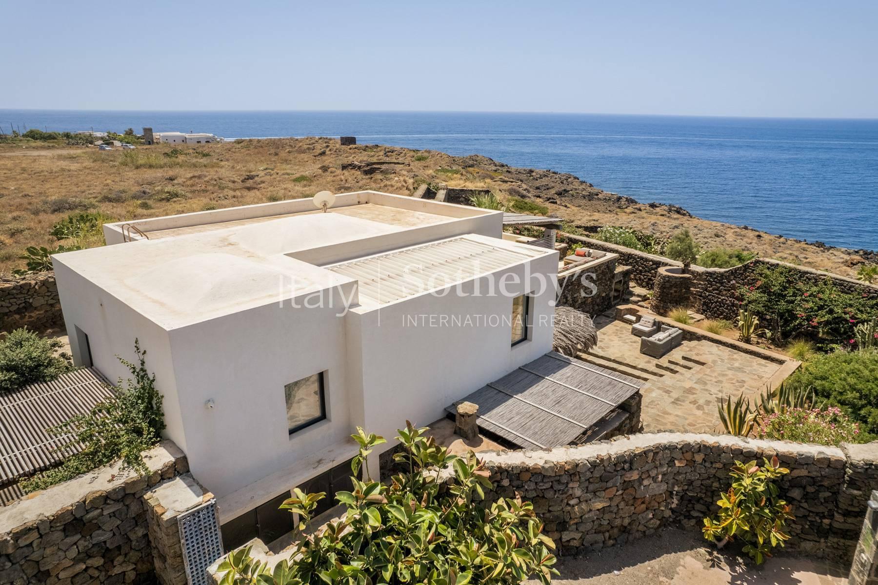 Exclusive villa with a suggestive view of the sea of Pantelleria - 29
