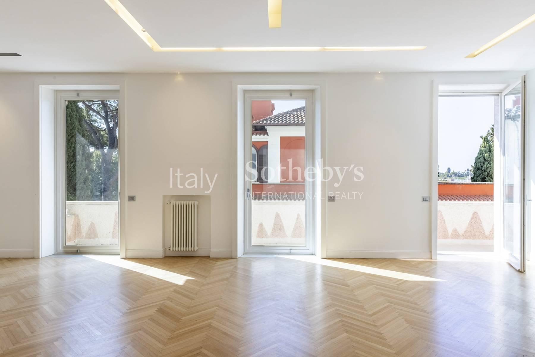 Luxurious apartment in exclusive Rome neighborhood - 2