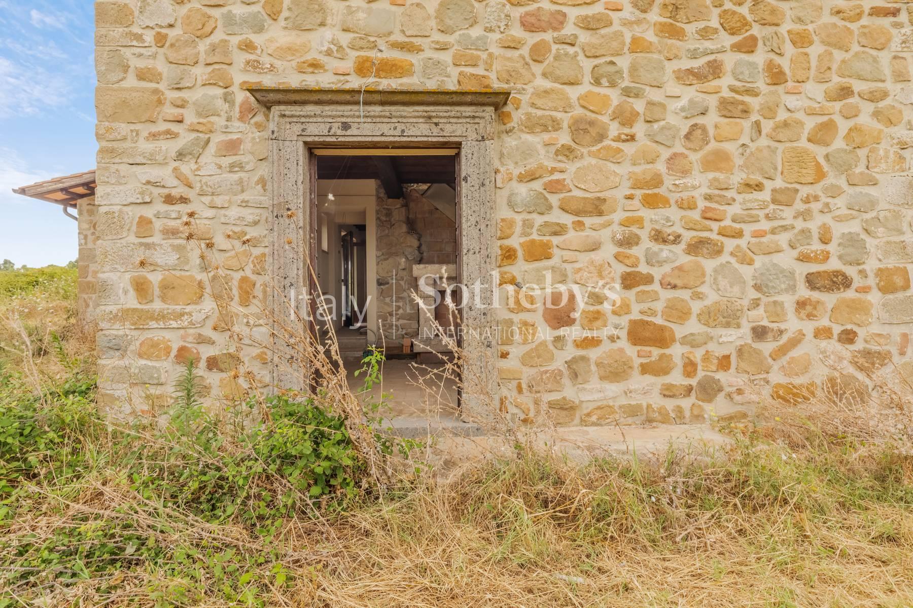 Affascinante casale in pietra con uliveto e vista panoramica - 18