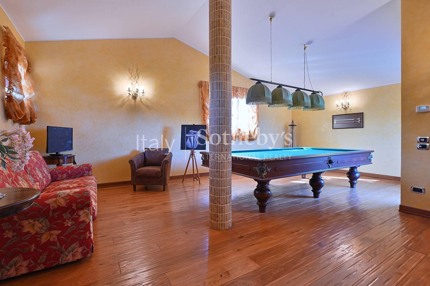 Elegant single villa with pool - 13