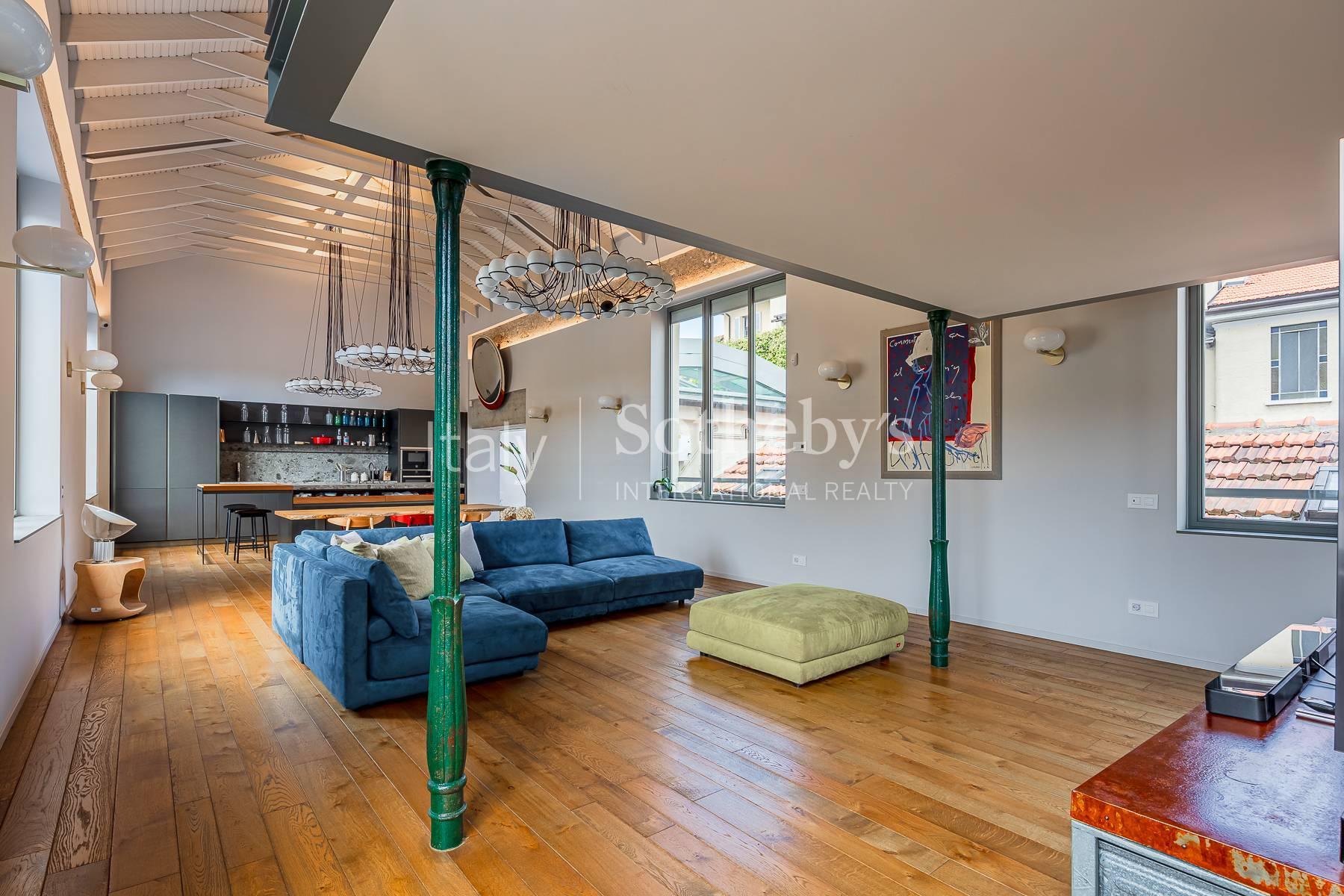 Majestic penthouse completely refurbished with loft-style volumes - 10
