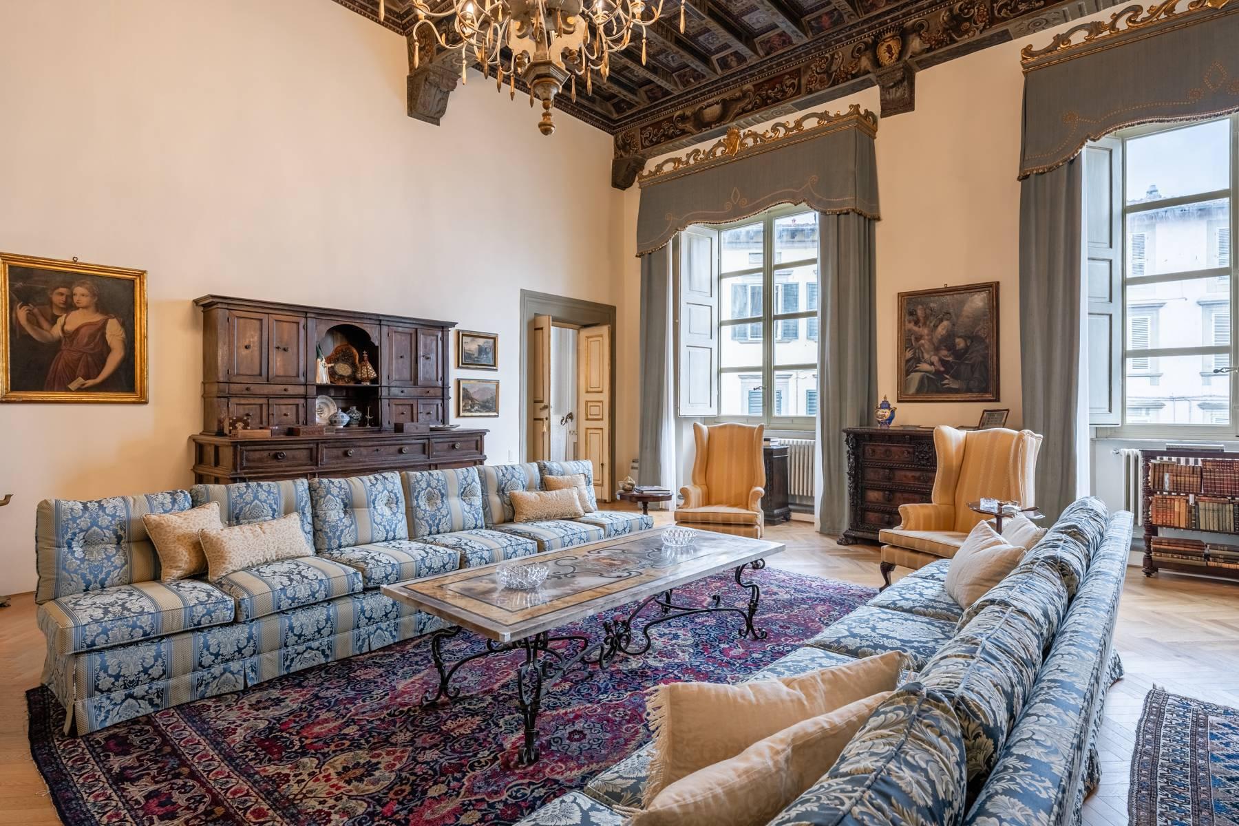 Finely restored apartment near Piazza Anfiteatro in Lucca - 1