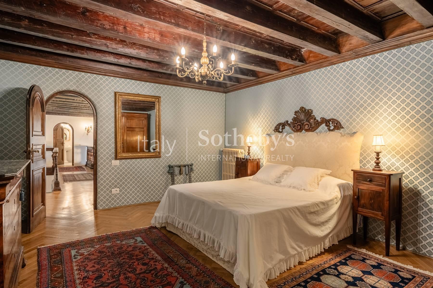 Finely restored apartment near Piazza Anfiteatro in Lucca - 16