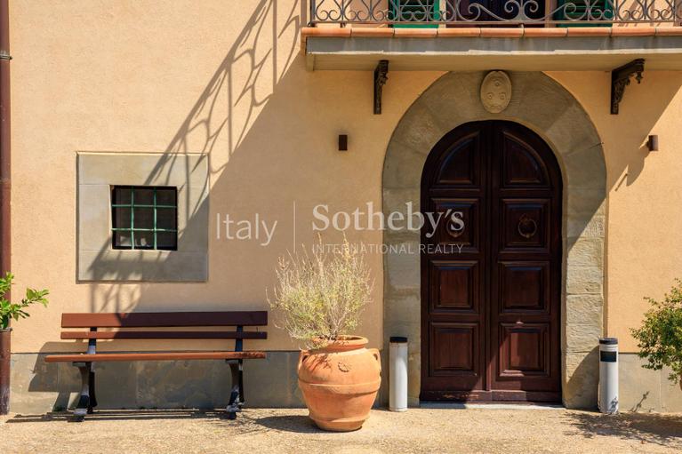 Wine estate with SPA and restaurant facilities Estate For sale Arezzo