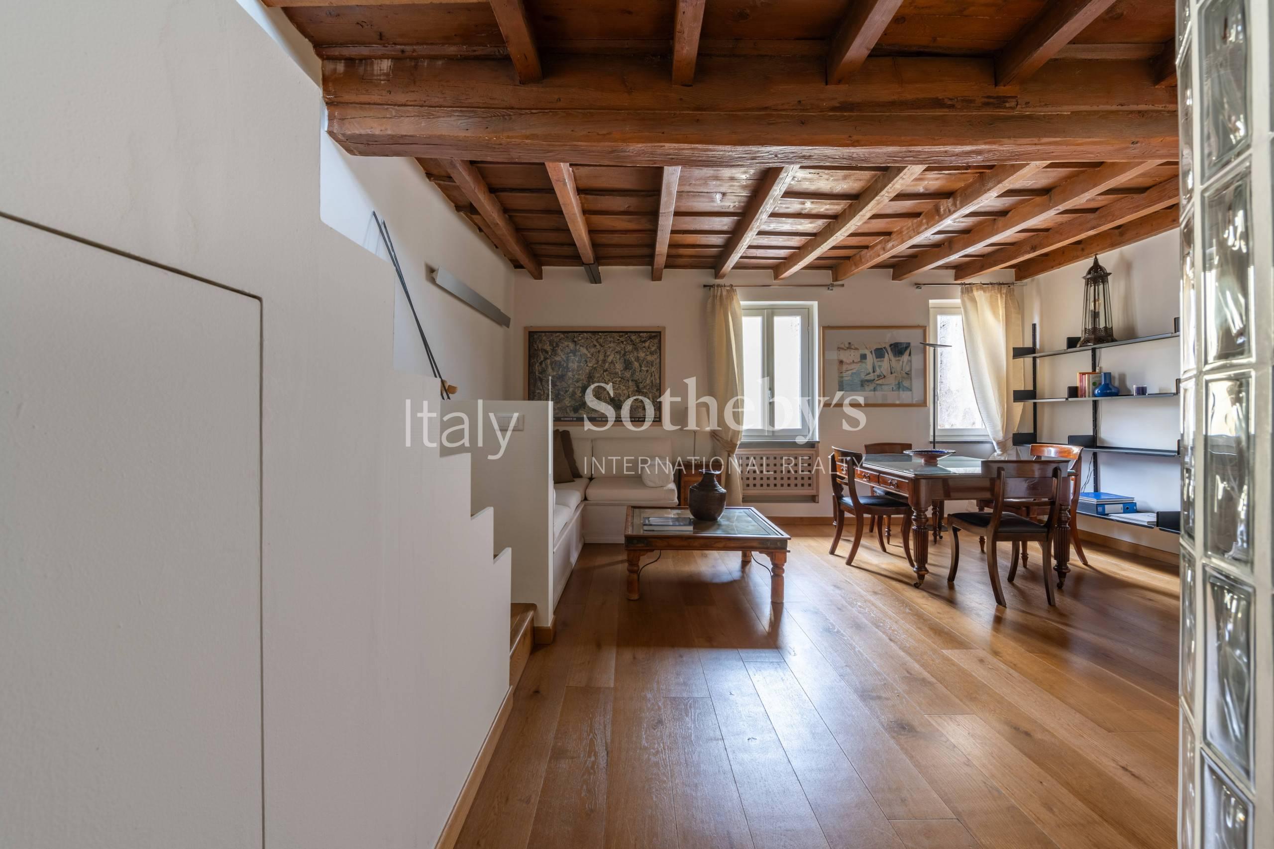 Refined penthouse on two levels in the heart of Brera district - 6