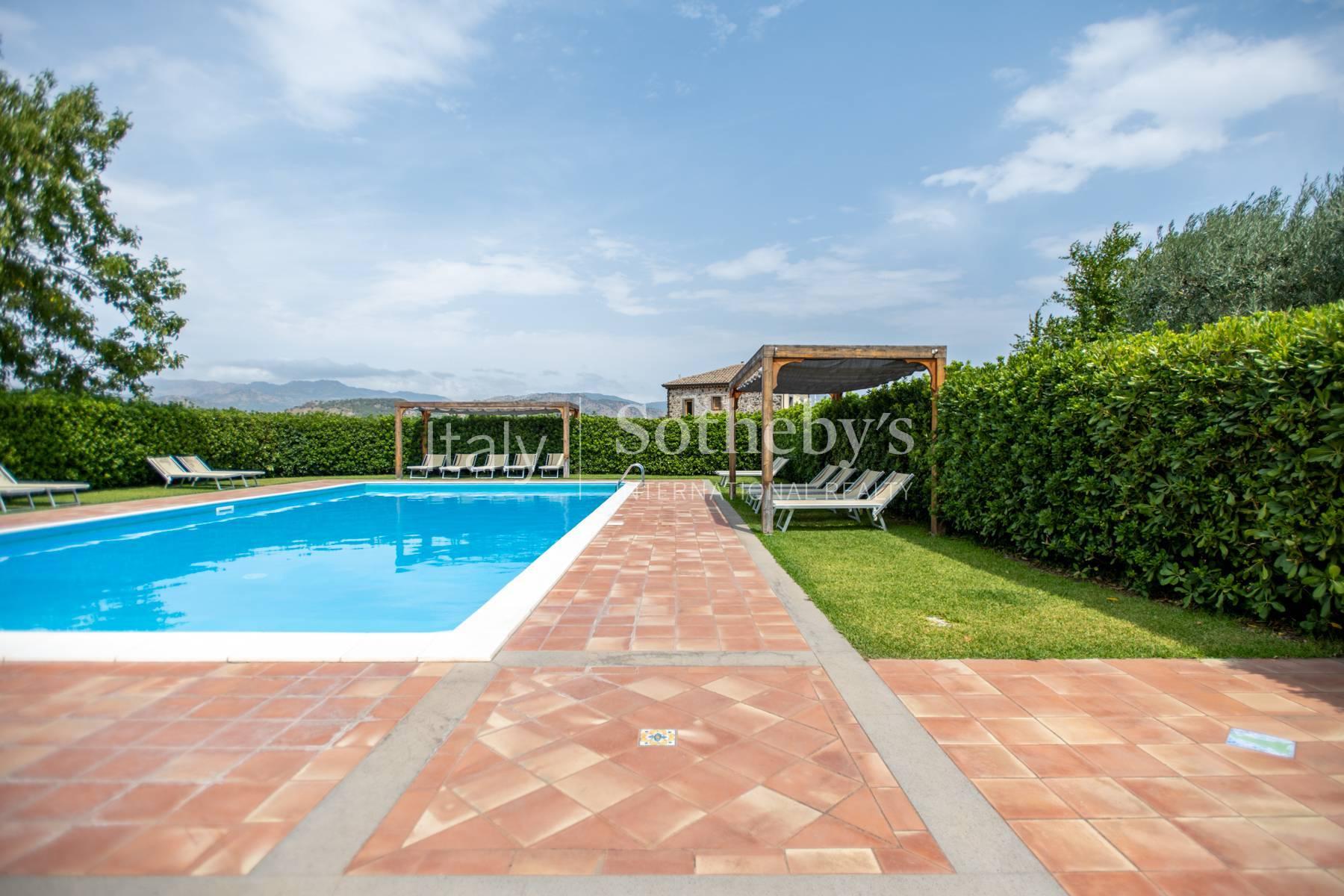 Estate of five cottages with pool and view of Etna - 13