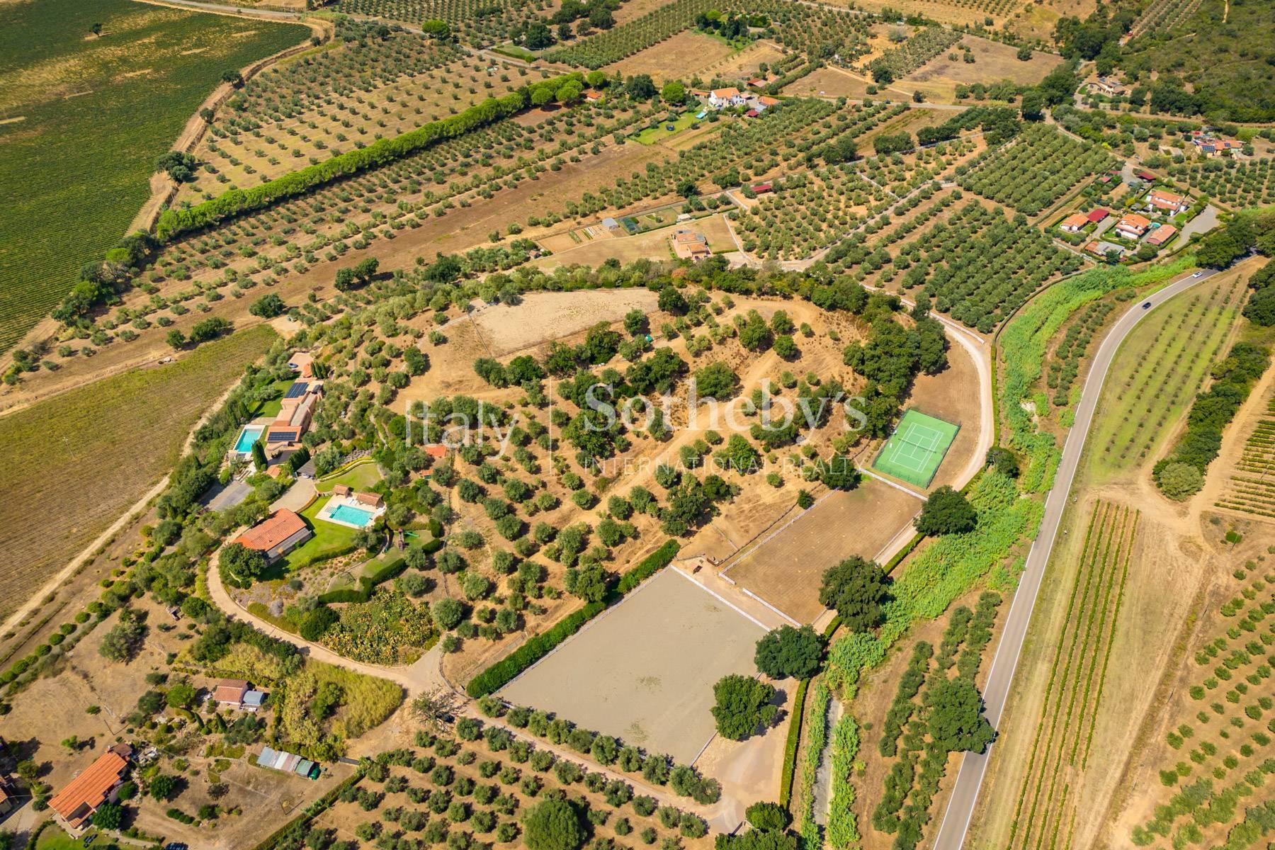Восхитительное тосканское поместье с бассейном и виноградником недалеко от Гроссето, Италия - 31