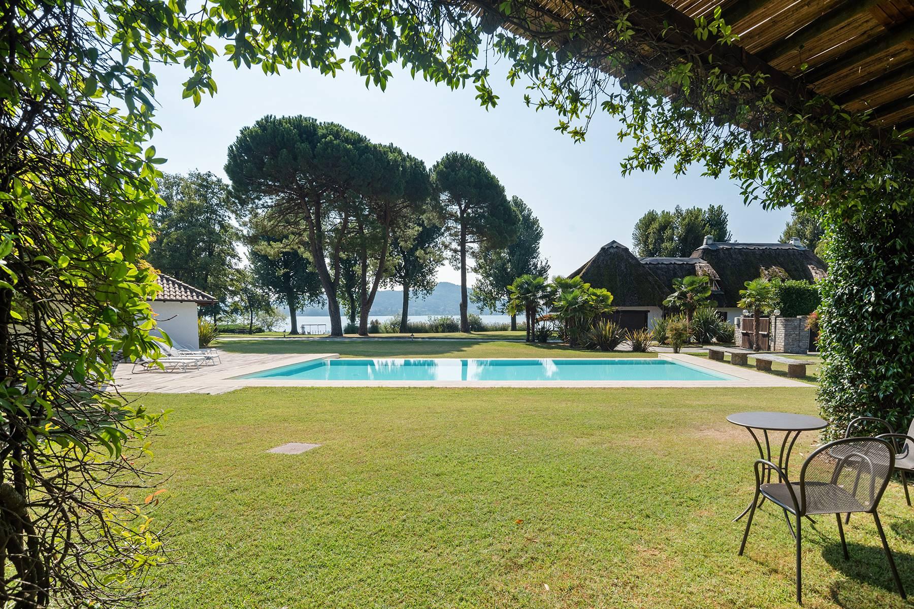 Luxe et charme dans la nature de Lesa - 1