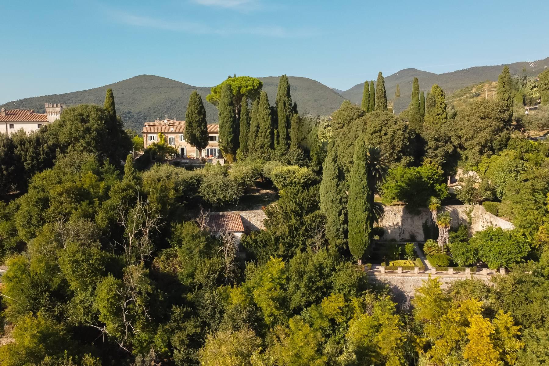 Historic mansion with Secret Garden nestled in a Borgo near Rome - 1