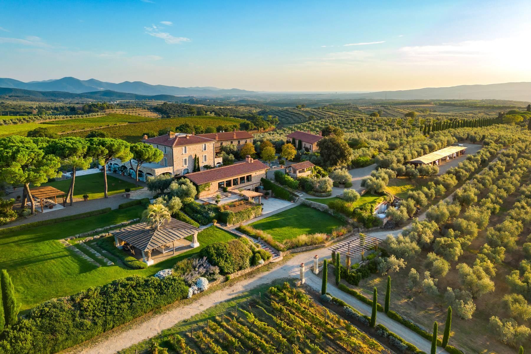 Incomparable Estate in the Tuscan countryside - 1