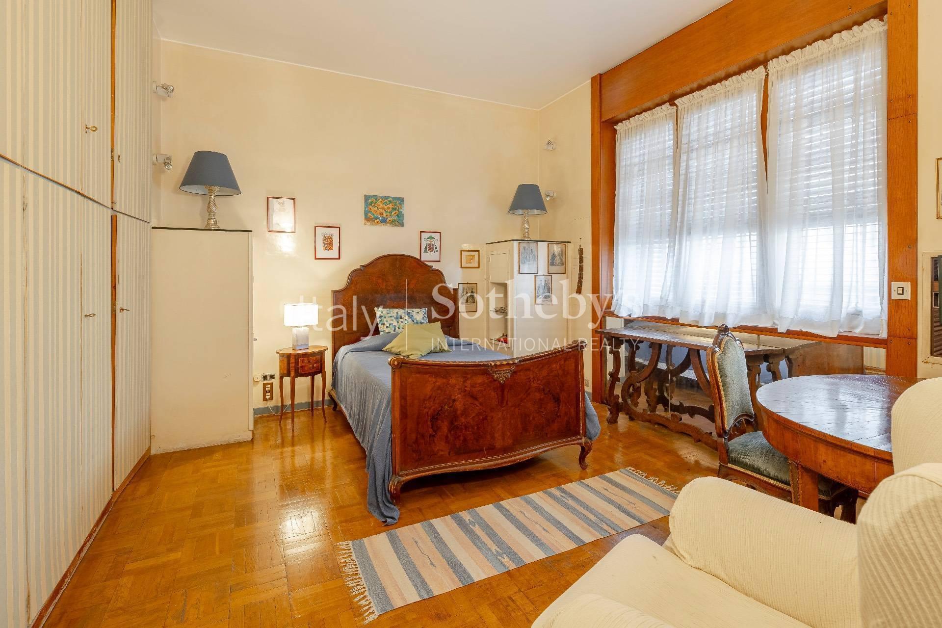 Elegant four-room apartment in San Babila - 18