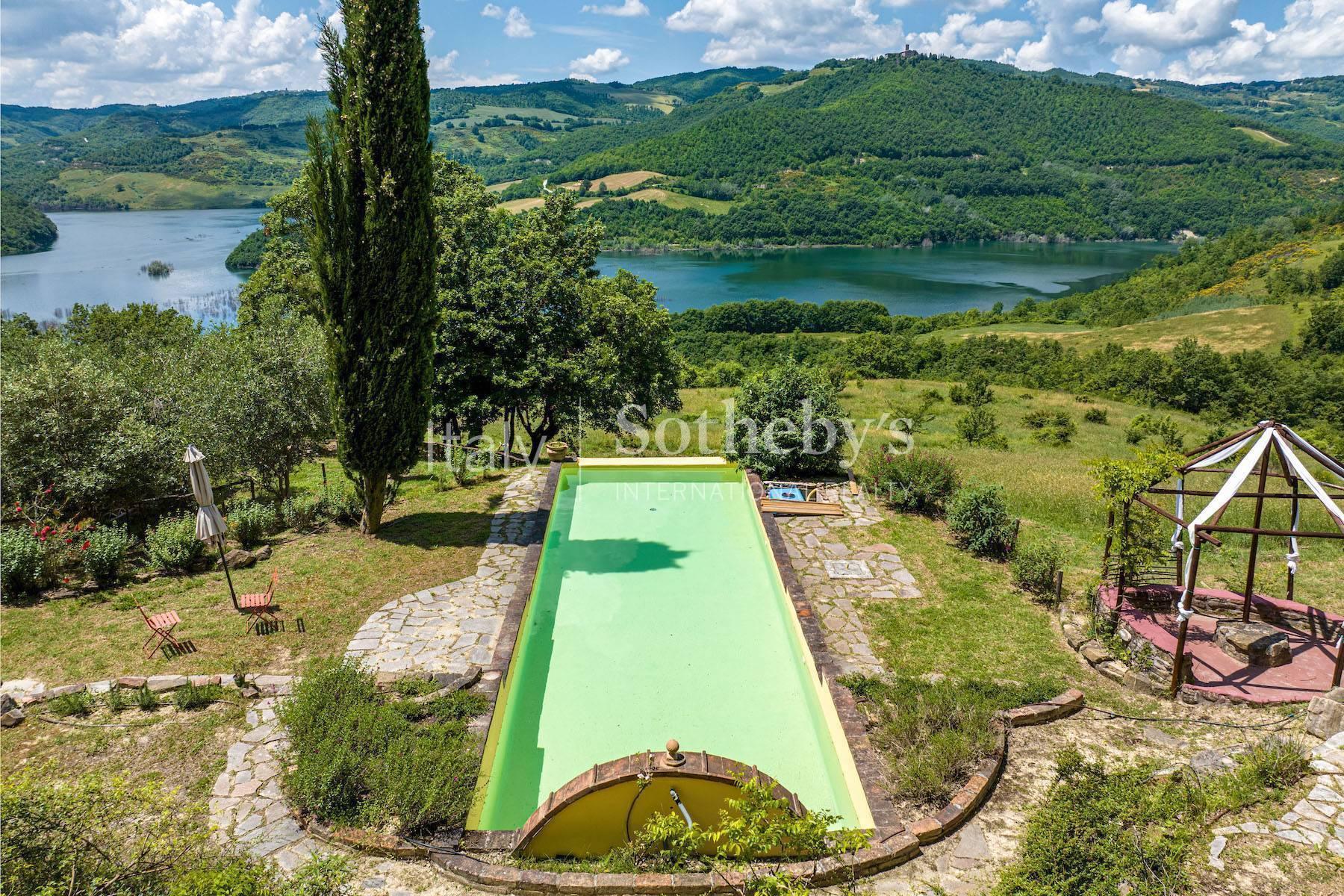 Stunning lake view historic Umbrian farmhouse with pool - 5