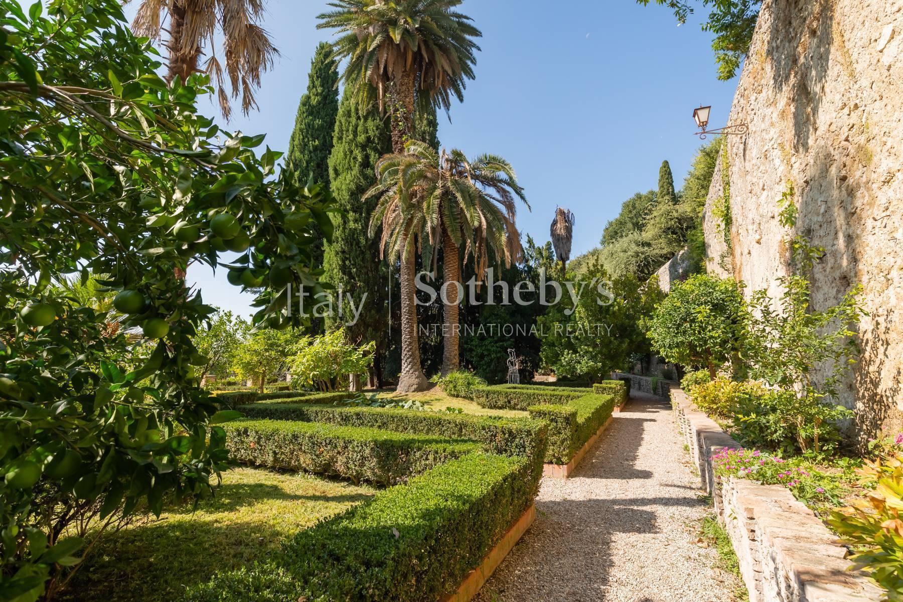 Historic mansion with Secret Garden nestled in a Borgo near Rome - 7