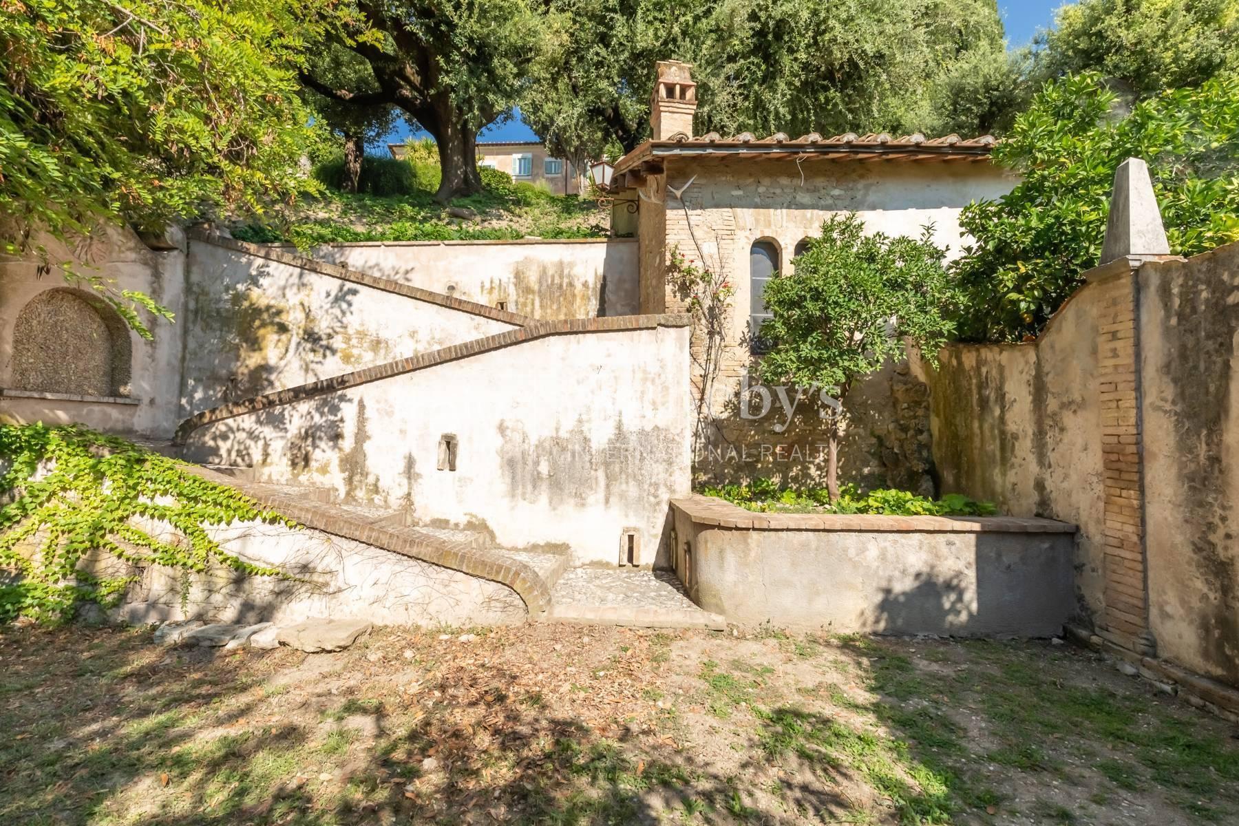 Historic mansion with Secret Garden nestled in a Borgo near Rome - 14