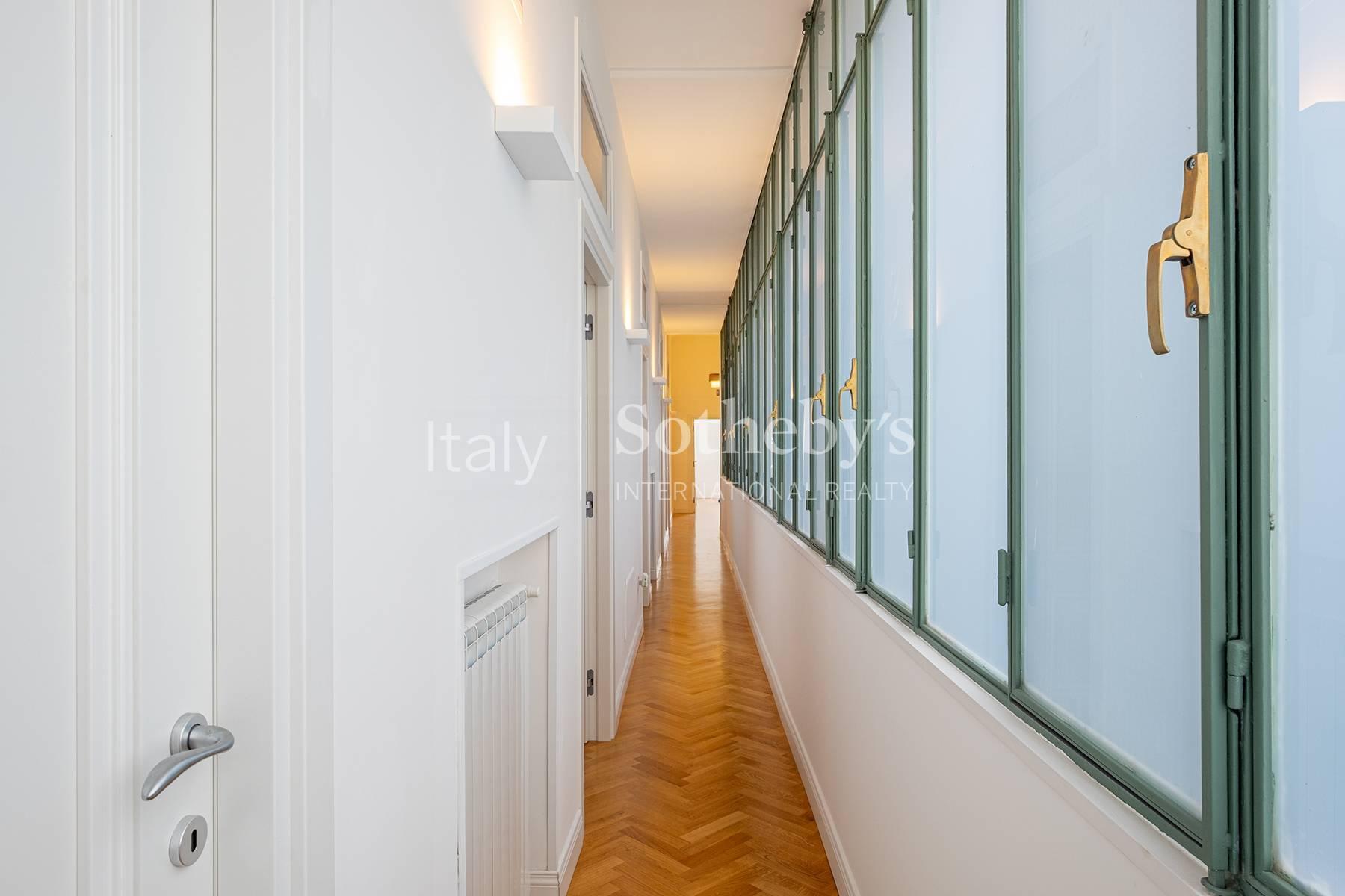 Panoramic apartment in Via Caracciolo - 10
