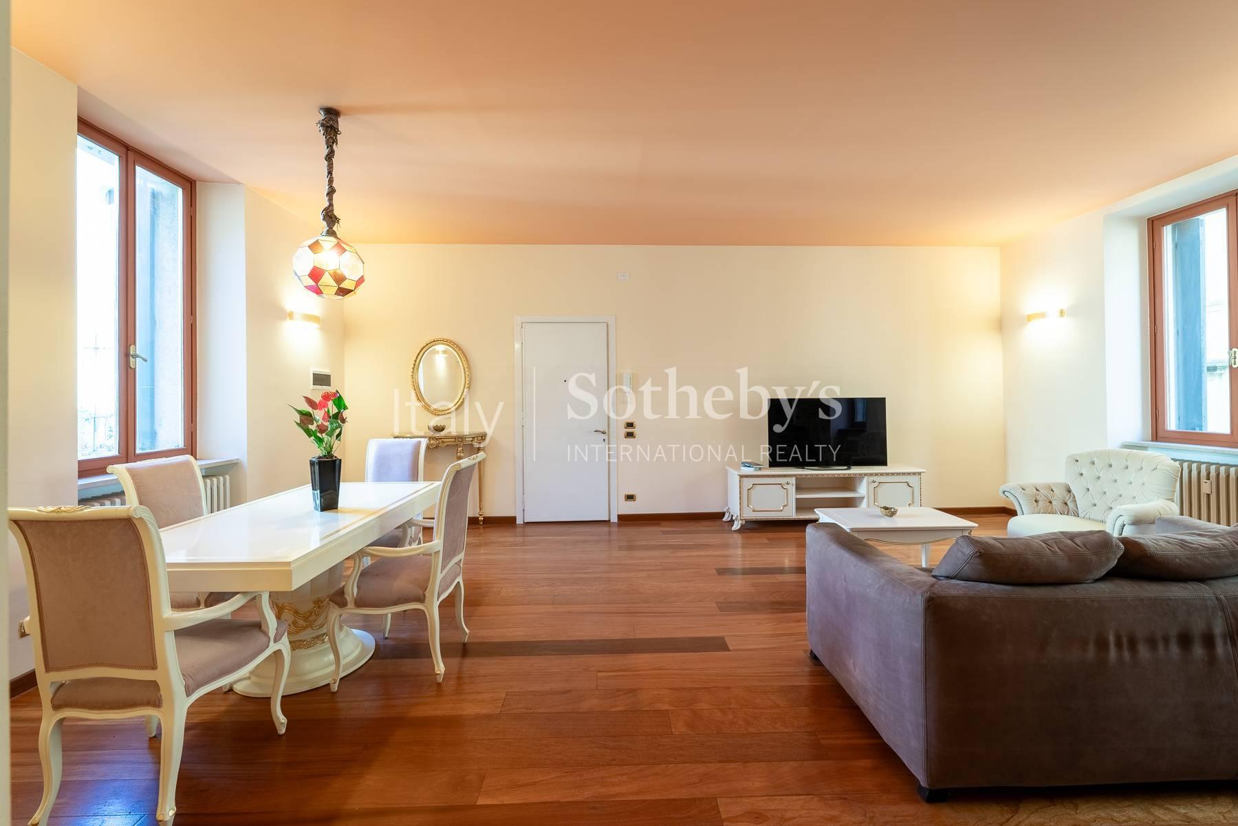 Bright apartment in Renaissance Palace a few steps from Piazza Erbe - 2
