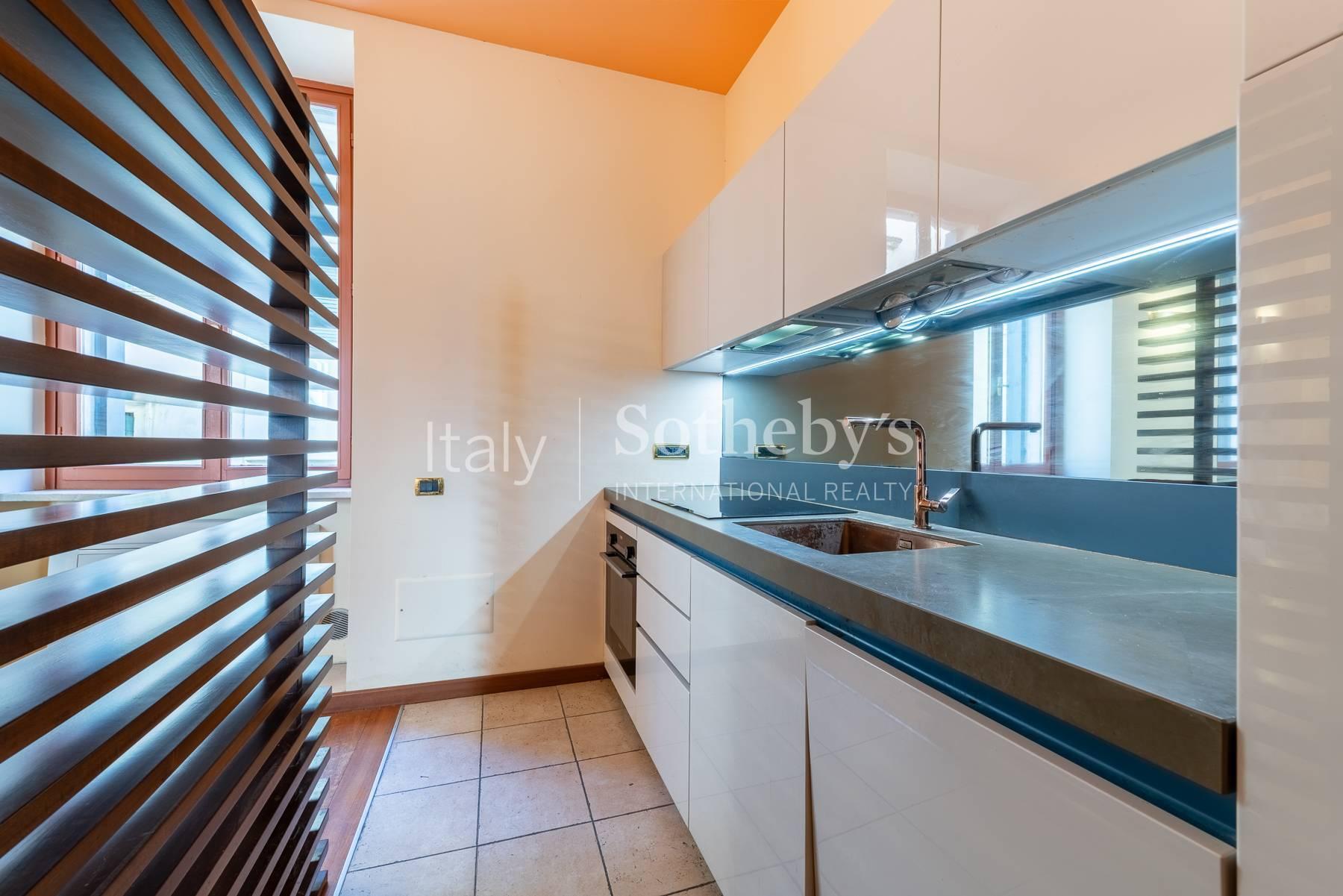 Bright apartment in Renaissance Palace a few steps from Piazza Erbe - 6