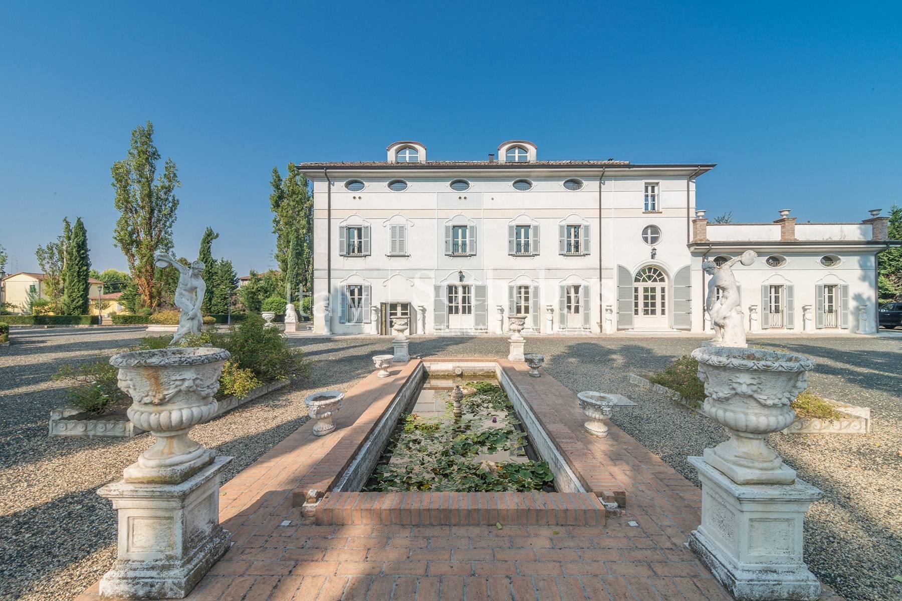 Antike Villa in einem wunderschönen privaten Park - 2