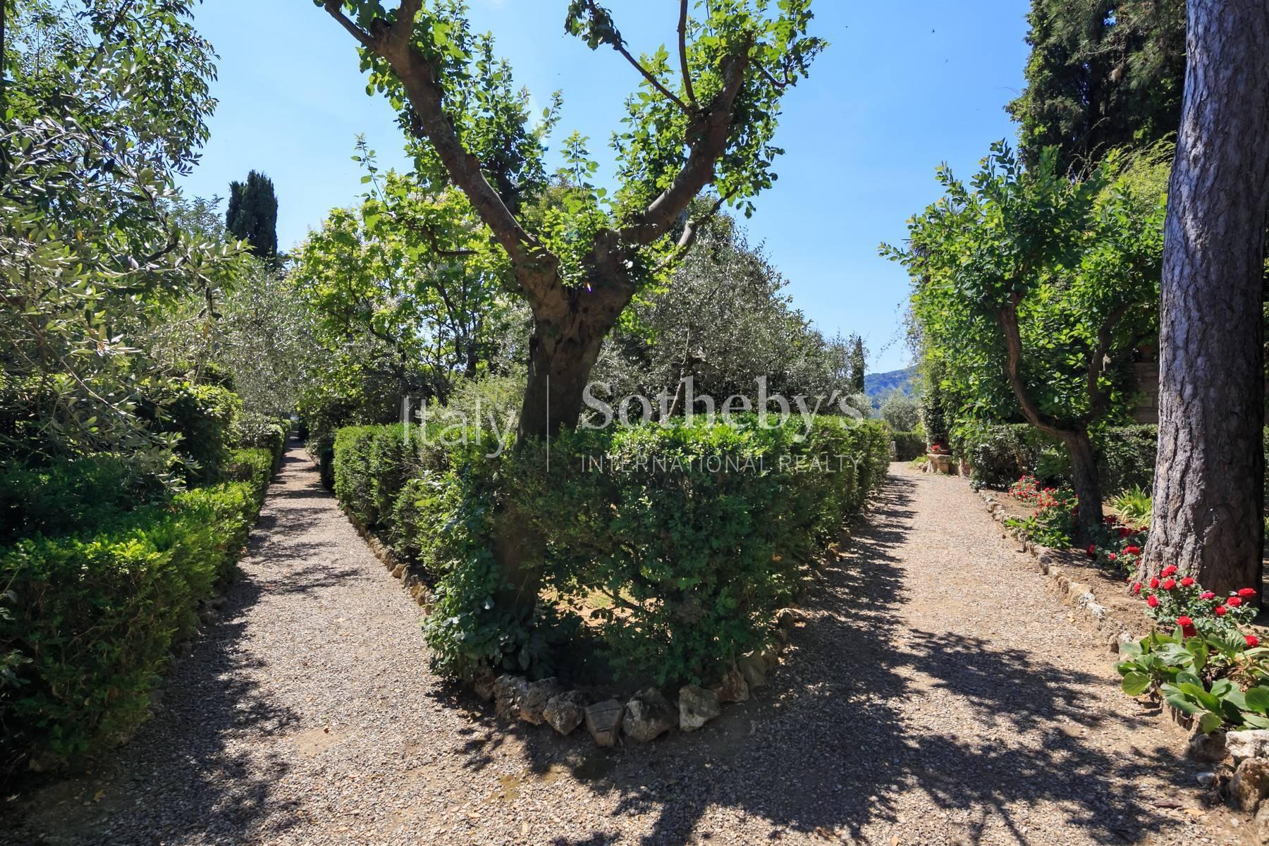 Восхитительное поместье с захватывающим видом на Тоскану в окрестностях Сиены, Италия - 31