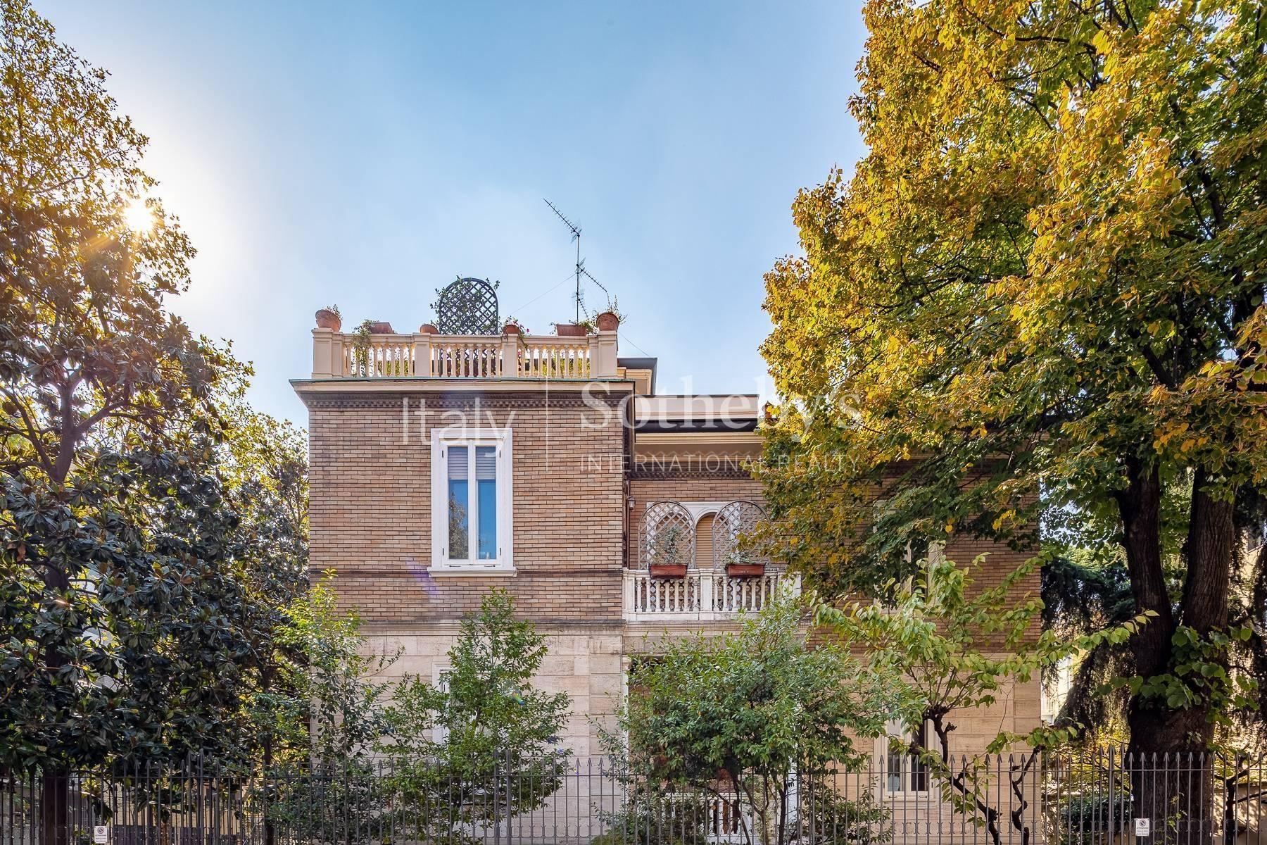 Wonderful period villa with private garden in Via Mosè Bianchi - 30
