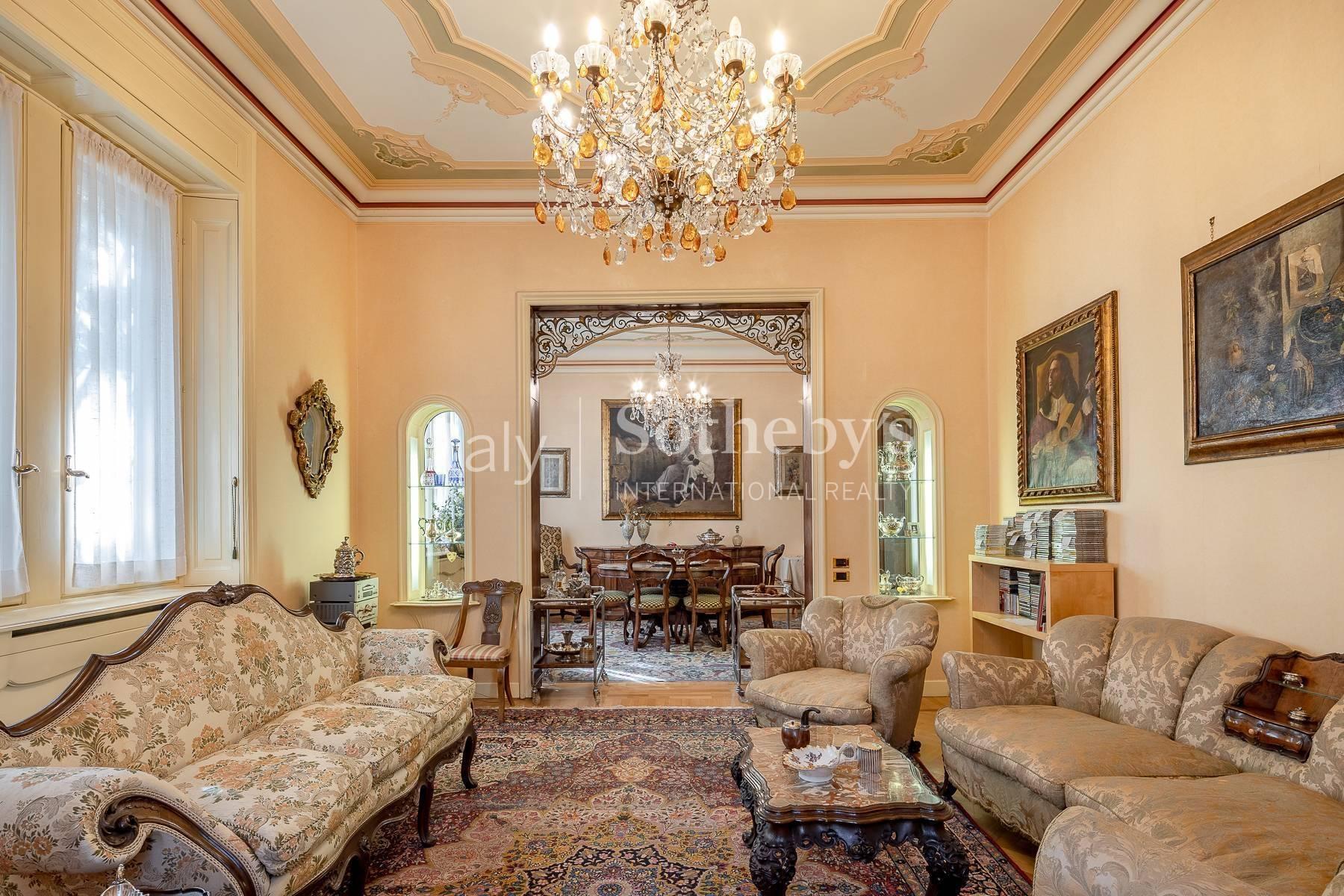 Wonderful period villa with private garden in Via Mosè Bianchi - 8