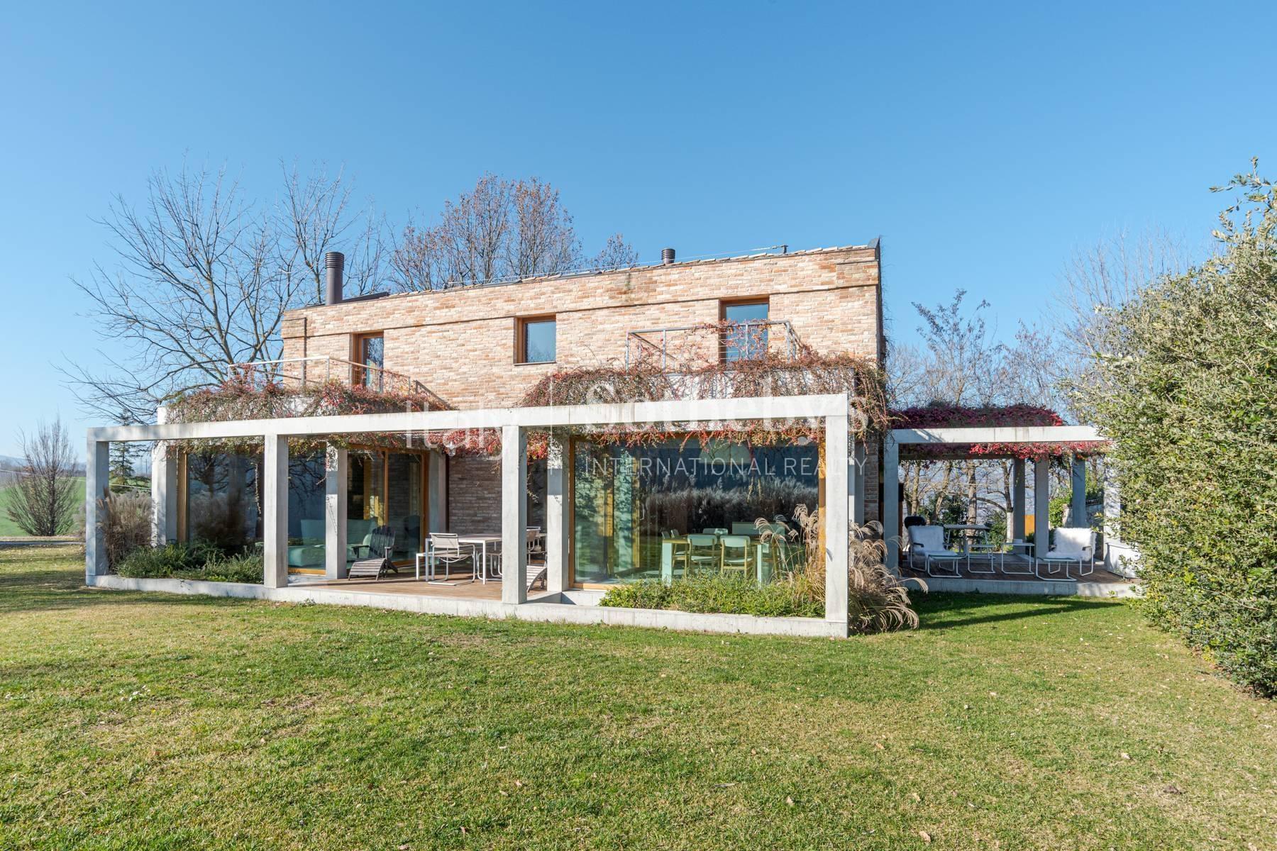 Eleganza e Sostenibilità: Villa di Design sulle colline di Parma - 10