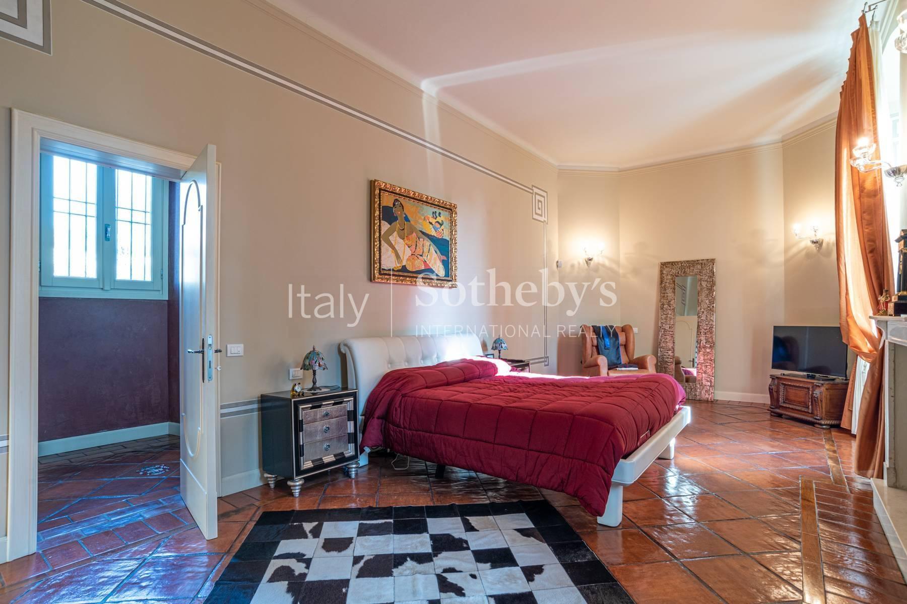 Exclusive and unique property with park and swimming pool - 8