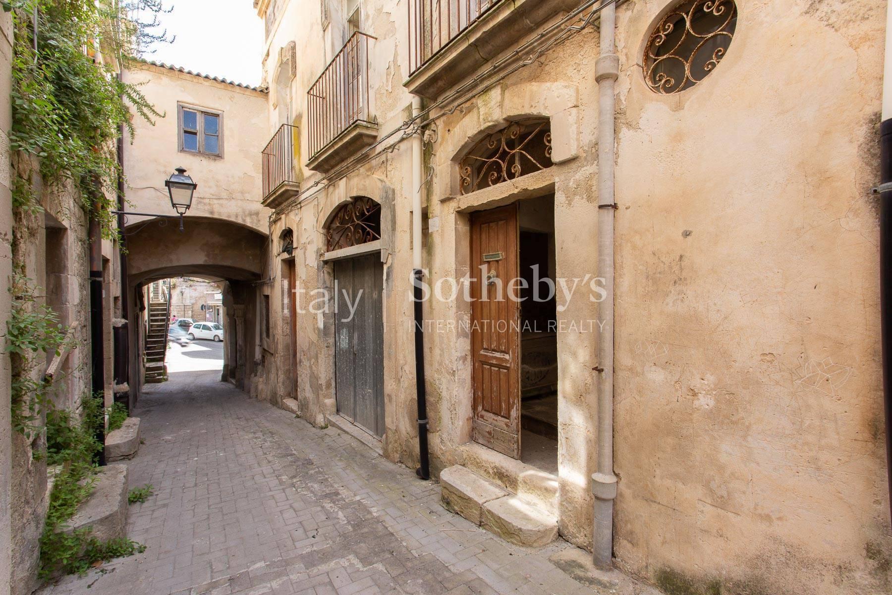 Historical buildings in Modica - 17