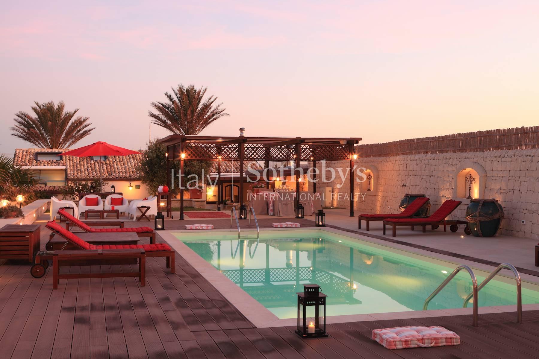 Beachfront villa with outdoor and indoor pool - 5