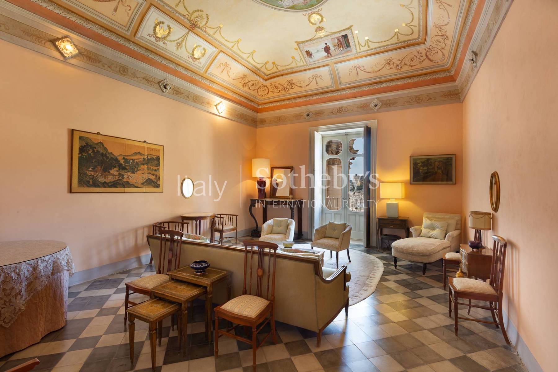 Historic apartment with terrace and courtyard near the Cathedral of San Giorgio in Modica - 7